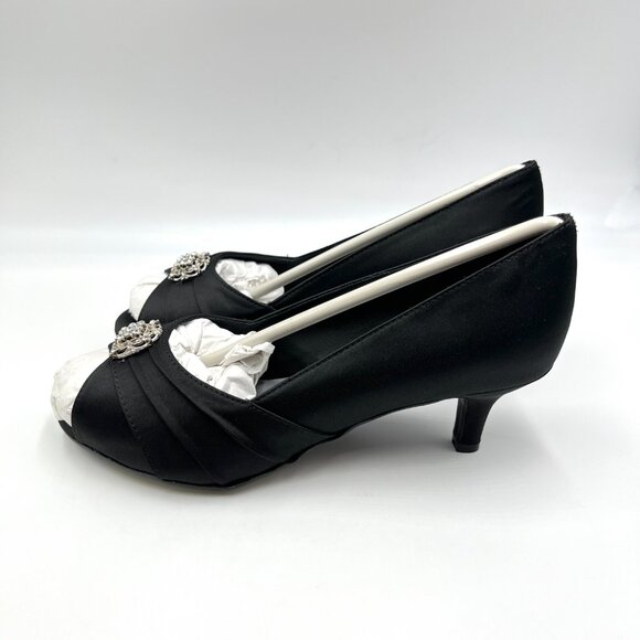 Dyeables Womens Size 7.5 Kristin Black Satin Peep Toe Kitten‎ Heel Pumps Shoes - Picture 6 of 15